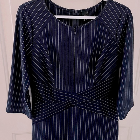 ๐ฒ๐๐ฒ Vfshow Vfemage Nsvy and White Pin-Striped Design Dress size M - Picture 3 of 5